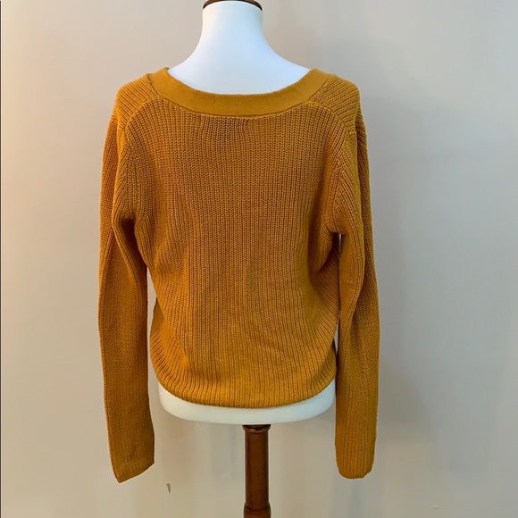 NWOT sweater - Picture 3 of 6